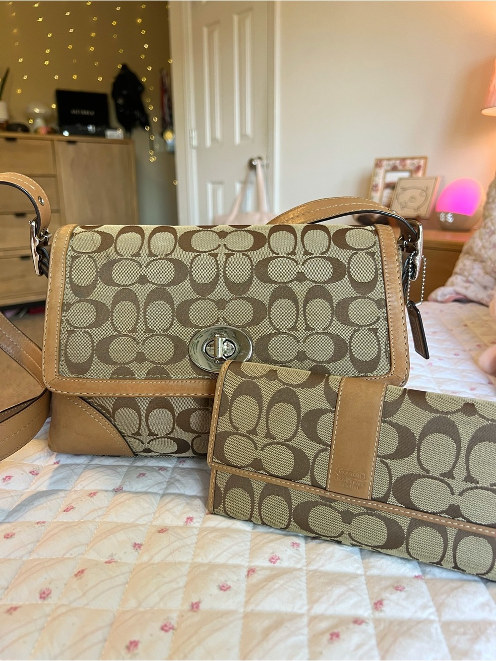 Vintage Y2K COACH Hamptons Signature Shoulder Bag Purse Wallet Set K0867 F13066